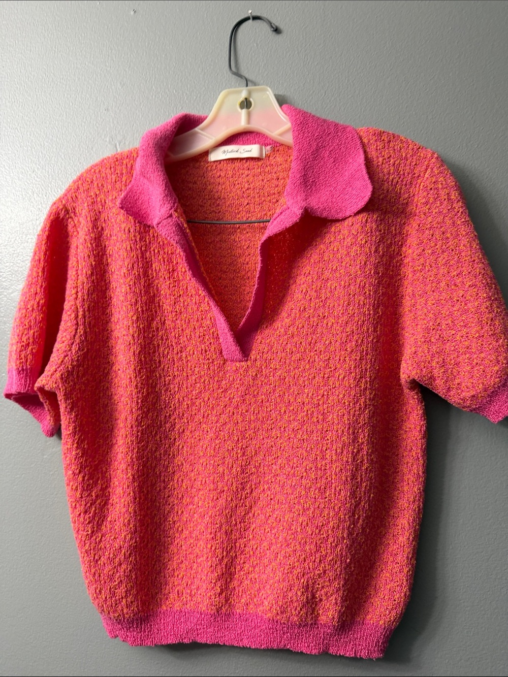 Women’s bright pink and orange textured short-sleeve polo sweater small